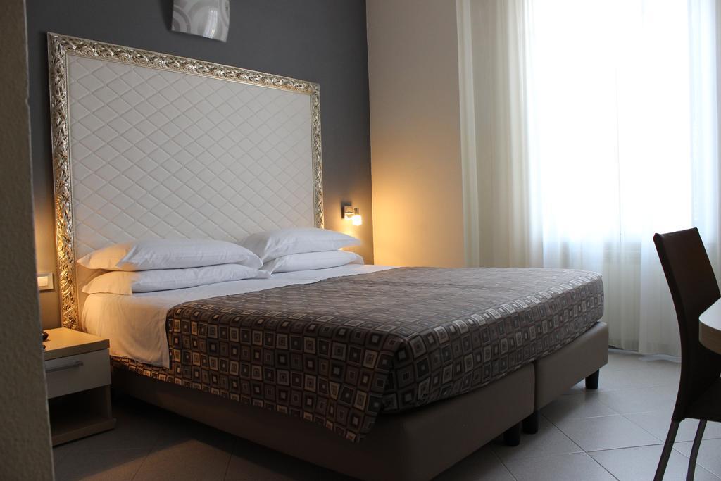 Hotel Villa Igea Diano Marina Habitación foto