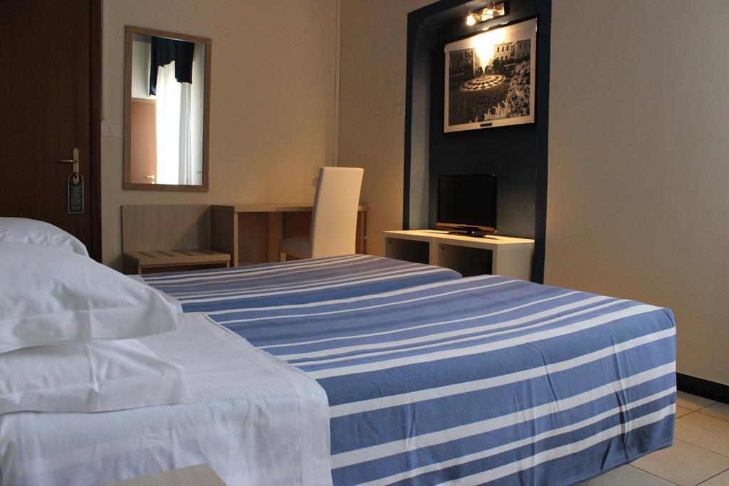 Hotel Villa Igea Diano Marina Habitación foto