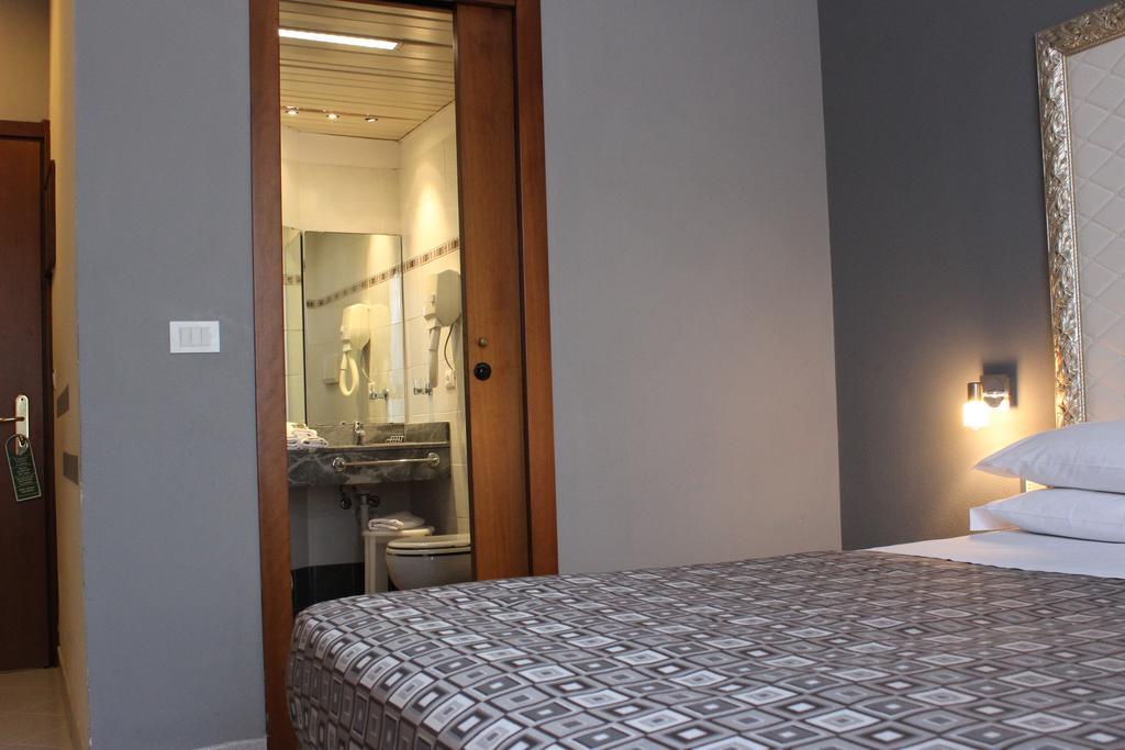 Hotel Villa Igea Diano Marina Habitación foto