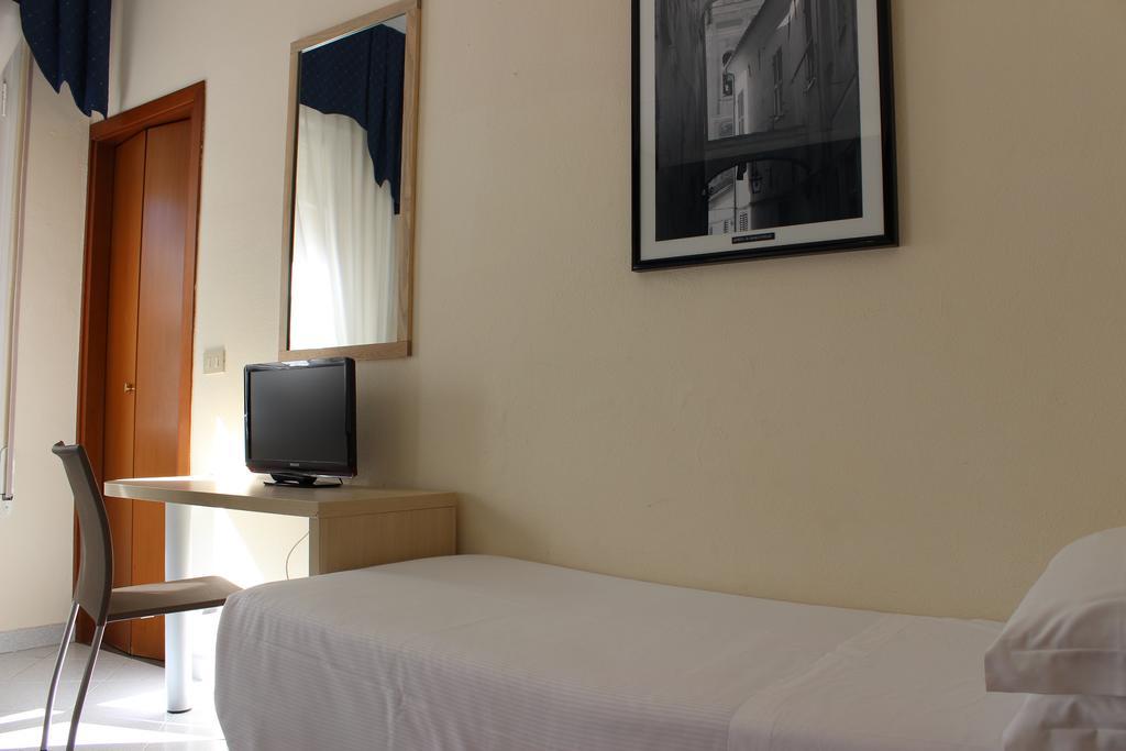 Hotel Villa Igea Diano Marina Habitación foto