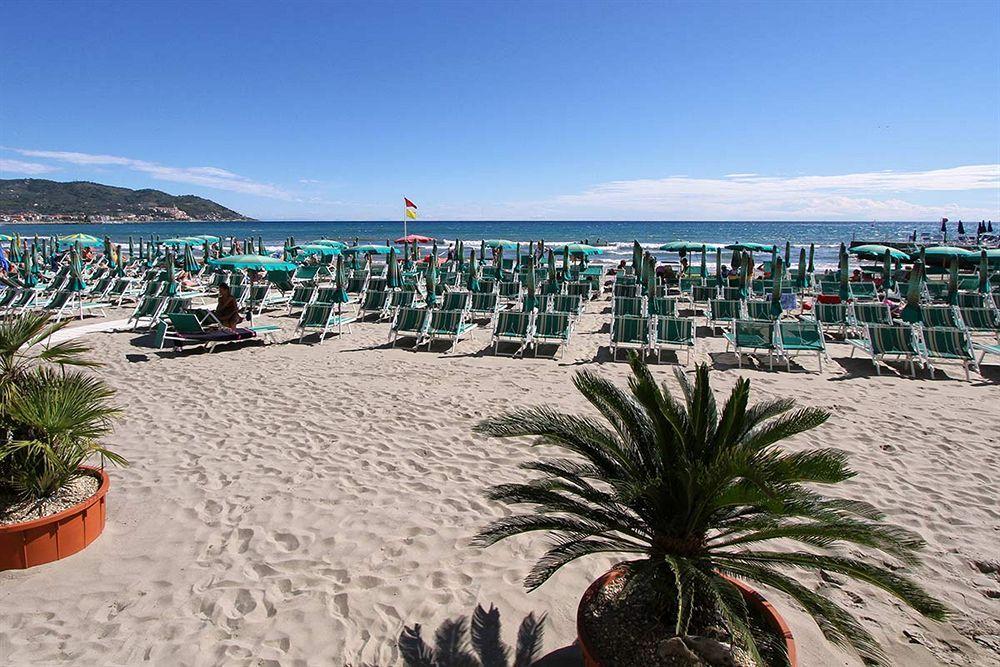 Hotel Villa Igea Diano Marina Exterior foto