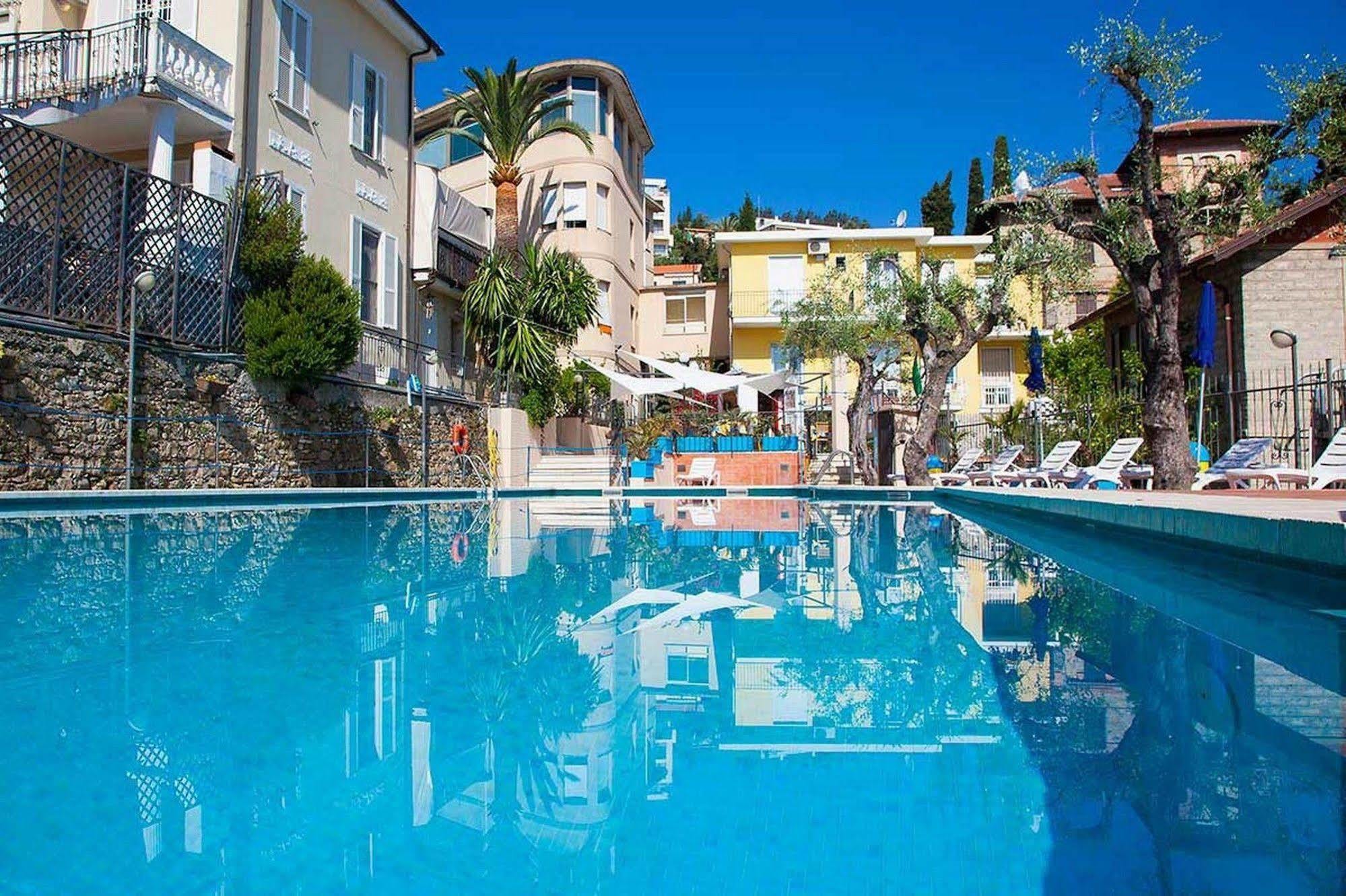 Hotel Villa Igea Diano Marina Exterior foto